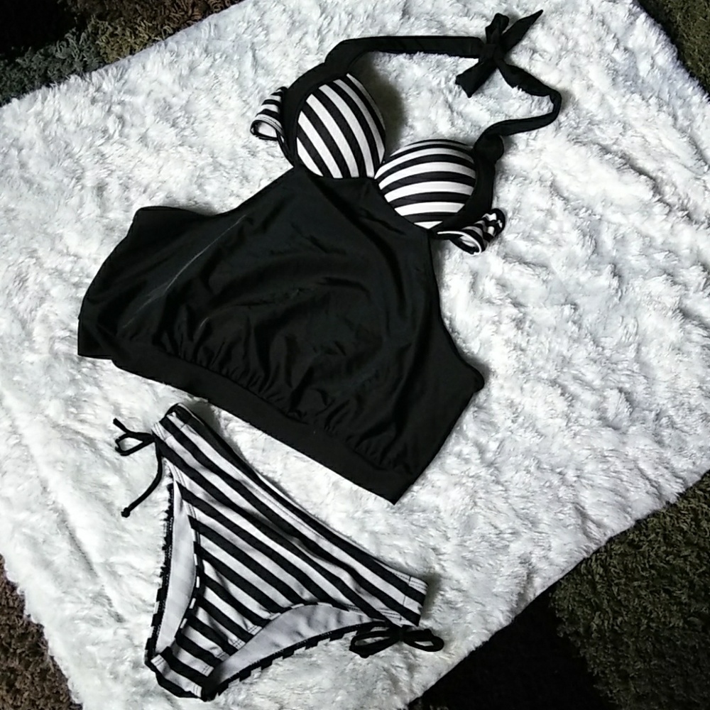 SM: BLACk&WHITE TANKINI